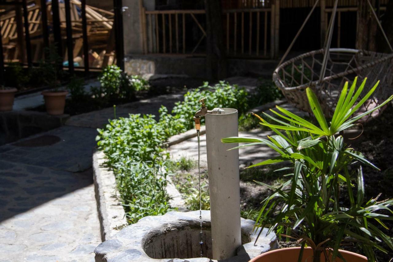 Nino Ratiani'S Guesthouse Mestia Exterior photo