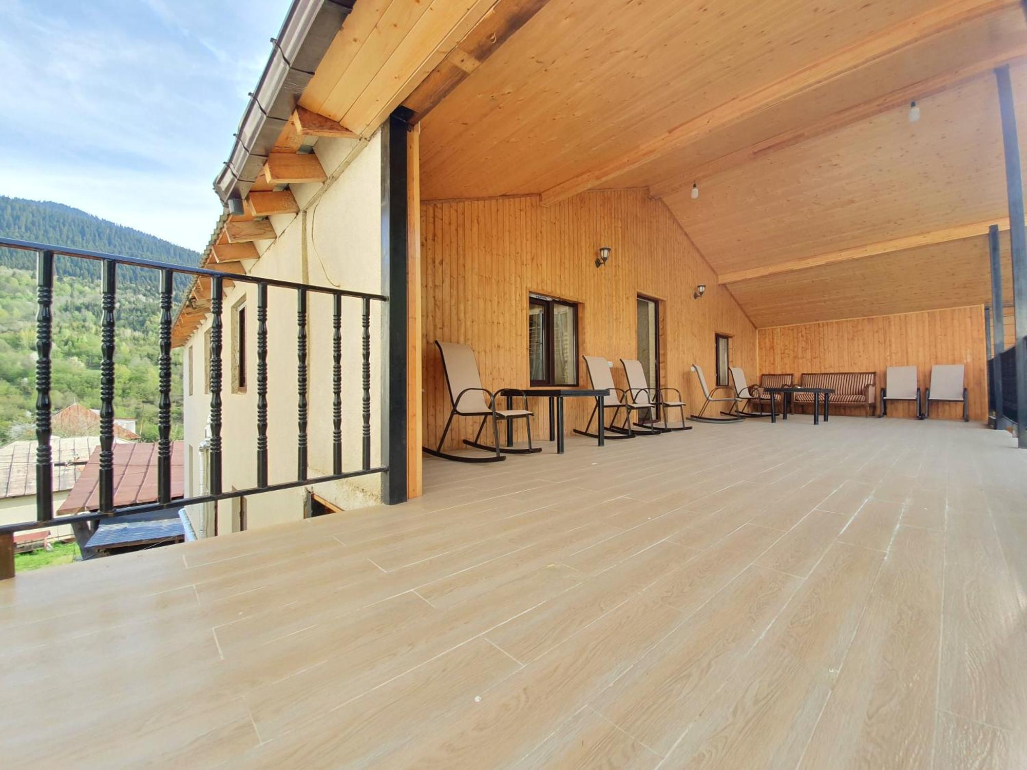 Nino Ratiani'S Guesthouse Mestia Exterior photo