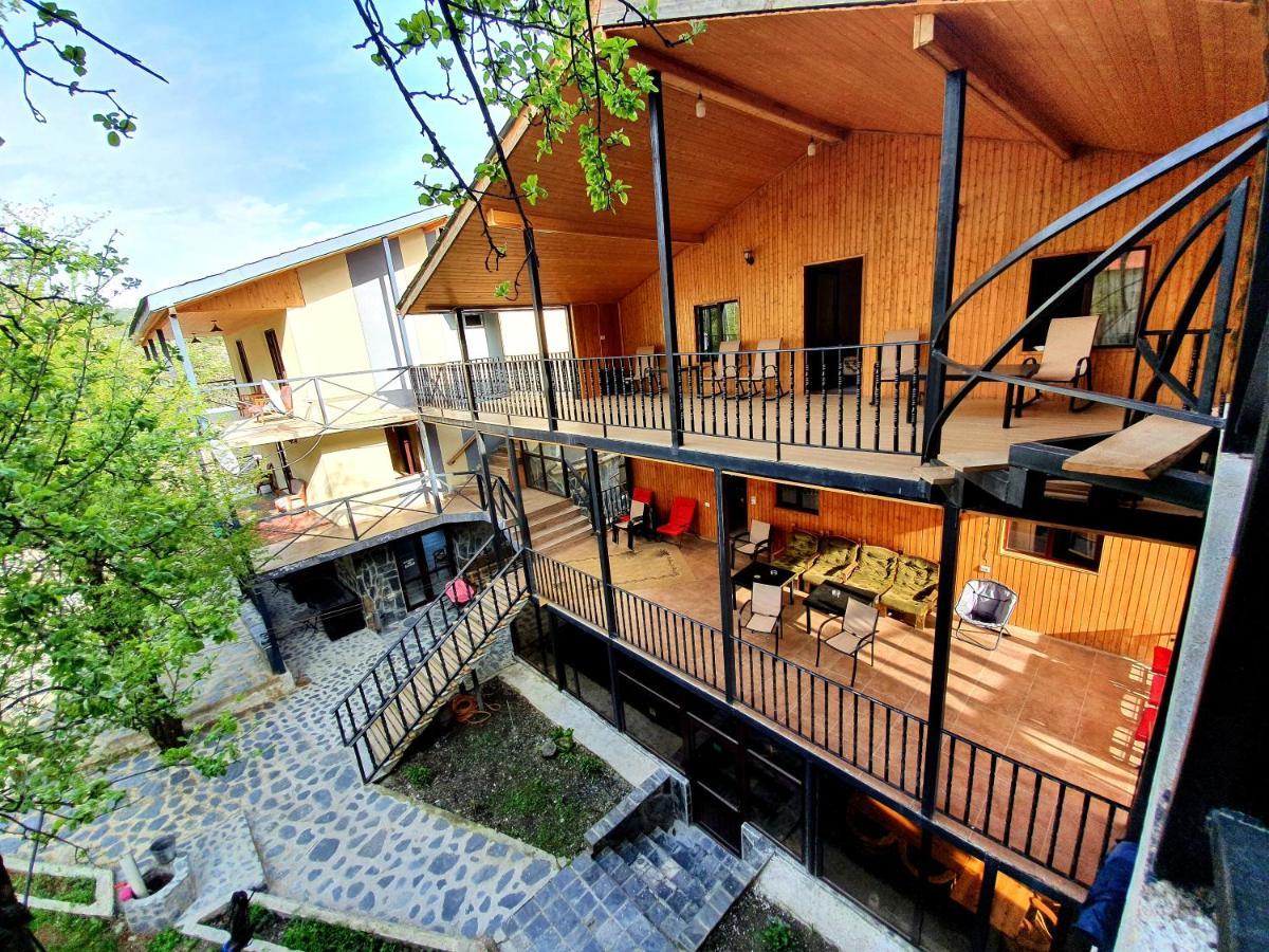 Nino Ratiani'S Guesthouse Mestia Exterior photo
