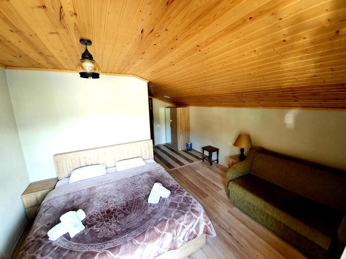 Nino Ratiani'S Guesthouse Mestia Exterior photo